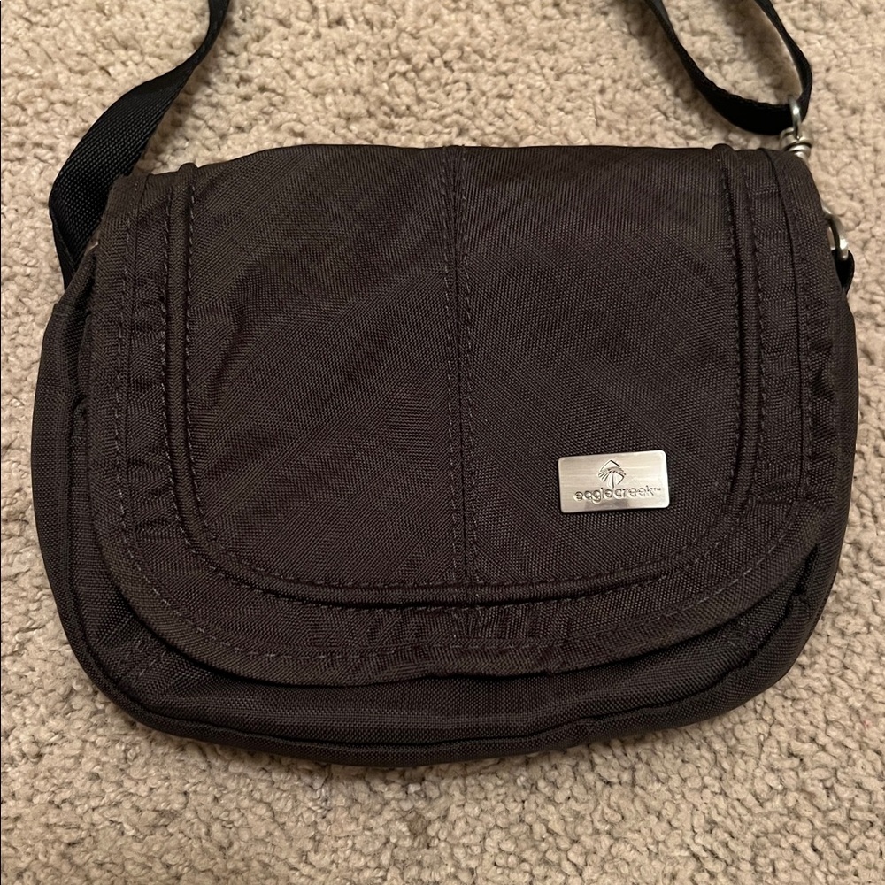 Eagle Creek Crossbody adjustable strap - Picture 2 of 8